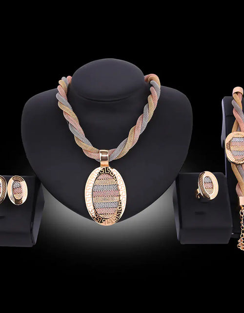 Load image into Gallery viewer, Gold Indian Bridal Jewelry Set
