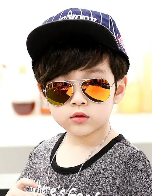 Load image into Gallery viewer, Retro Kids Sunglasses UV400 Brand Designer New Trend Children Sun Glasses Luxury Shades Baby Boys Girls Eyewear Gafas De Sol
